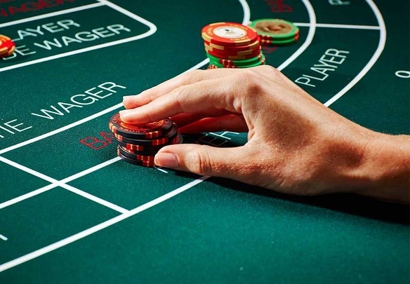 Phương pháp này là biến thể phổ biến nhất của biến thể gấp thếp baccarat